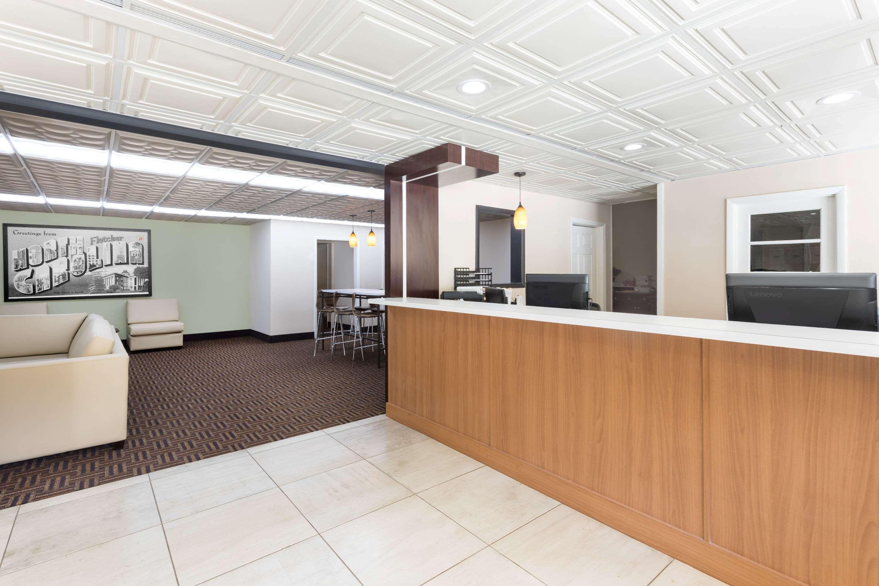 Super 8 By Wyndham Asheville Airport Fletcher Exterior foto