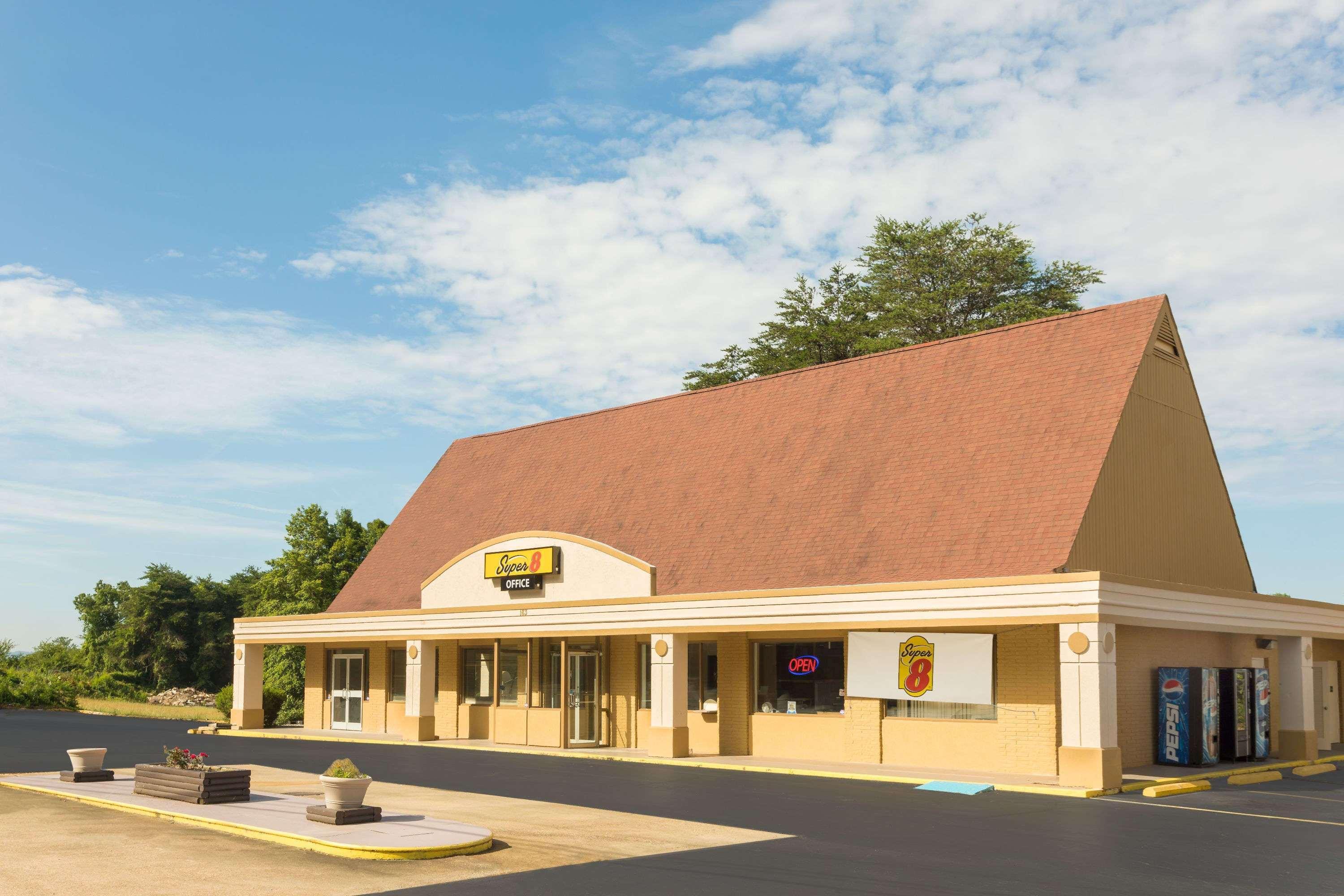 Super 8 By Wyndham Asheville Airport Fletcher Exterior foto