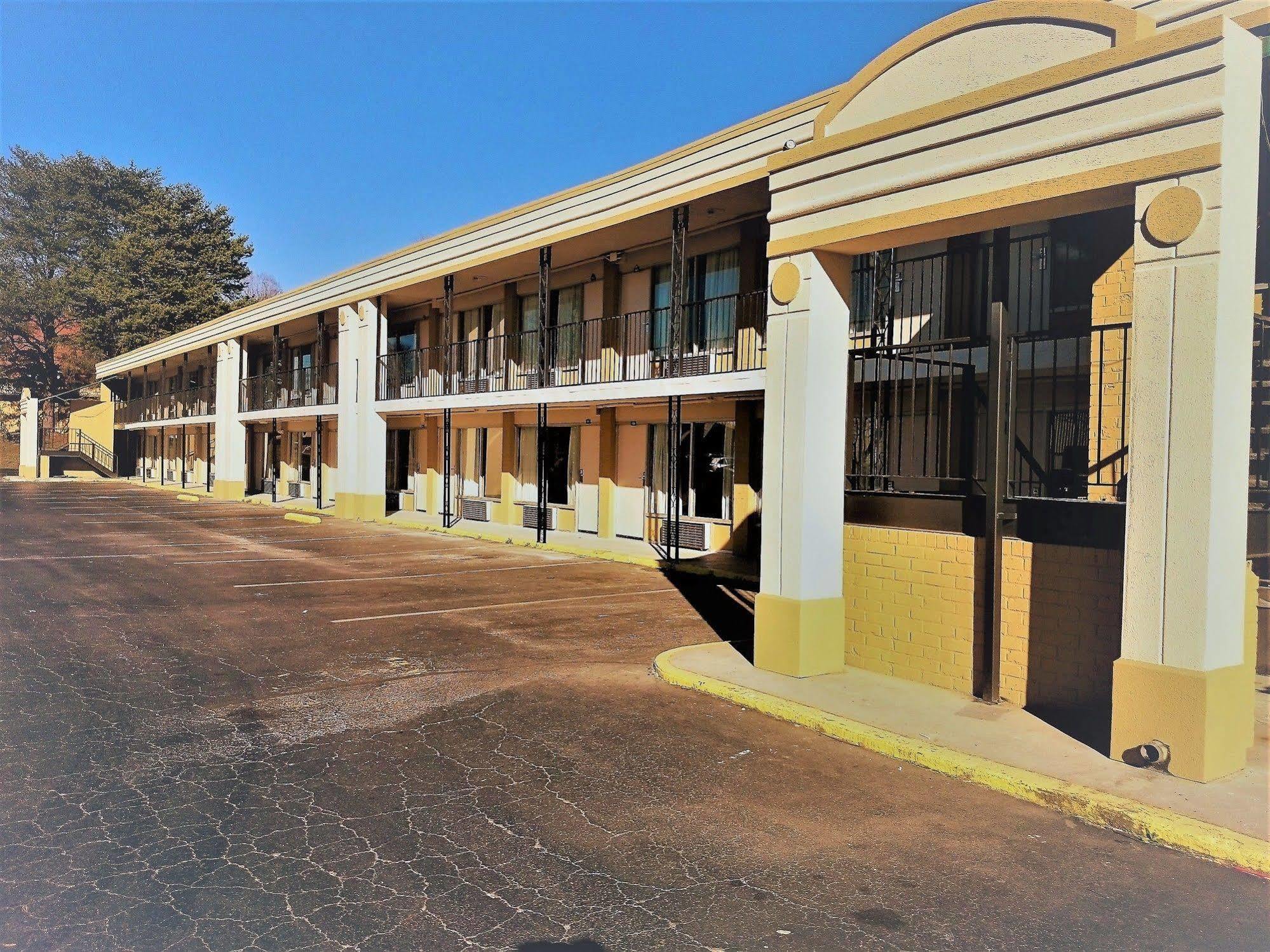 Super 8 By Wyndham Asheville Airport Fletcher Exterior foto